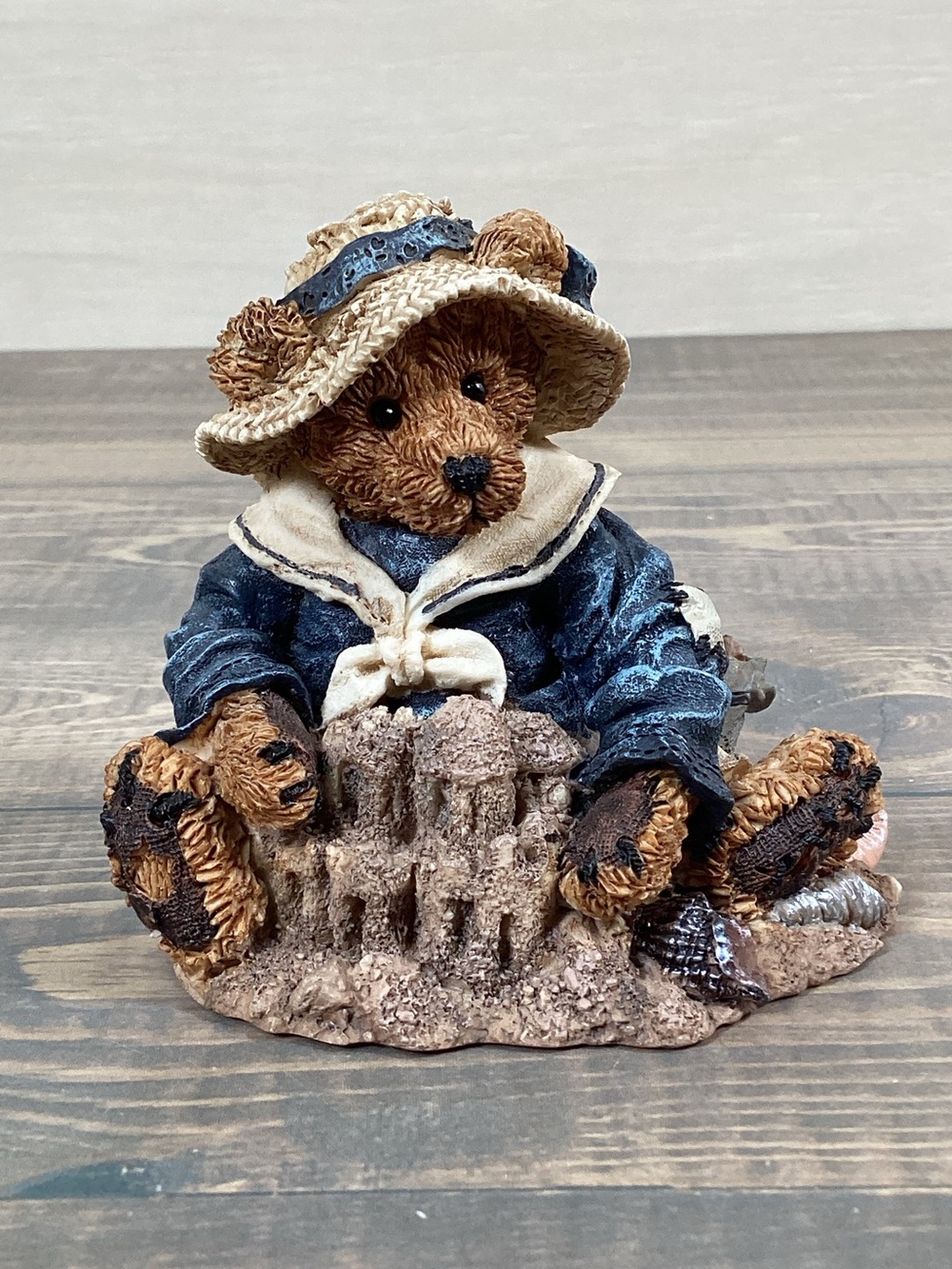 Boyds Bears 1993 "Wilson at the Beach" Style #2020-06